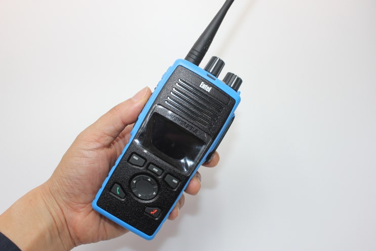  안전한 산업 현장의 필수품, ENTEL DT585 방폭무전기