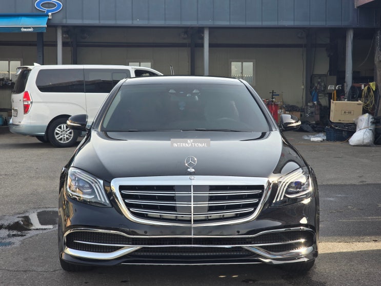  W222 S클래스 전기형 S500, 카타르에서 온 S클래스는 처음이지? 후기형 마이바흐 신형개조 컨버전 바디킷시공을 위해 일급내유공업사 내유인터내셔널 방문!고양시덕양구 자동차공업사
