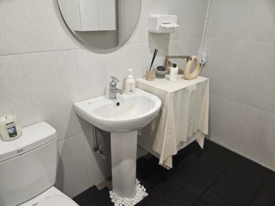 1994 Yanggwa Store Restroom — photo 2