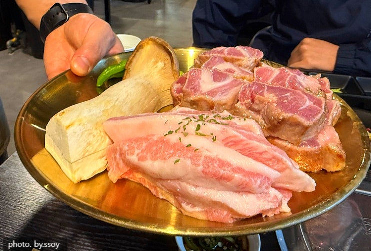  [영화돈] 어린이대공원역 1분 거리, 프리미엄 숙성 돼지고기 전문점 건대 고기 맛집