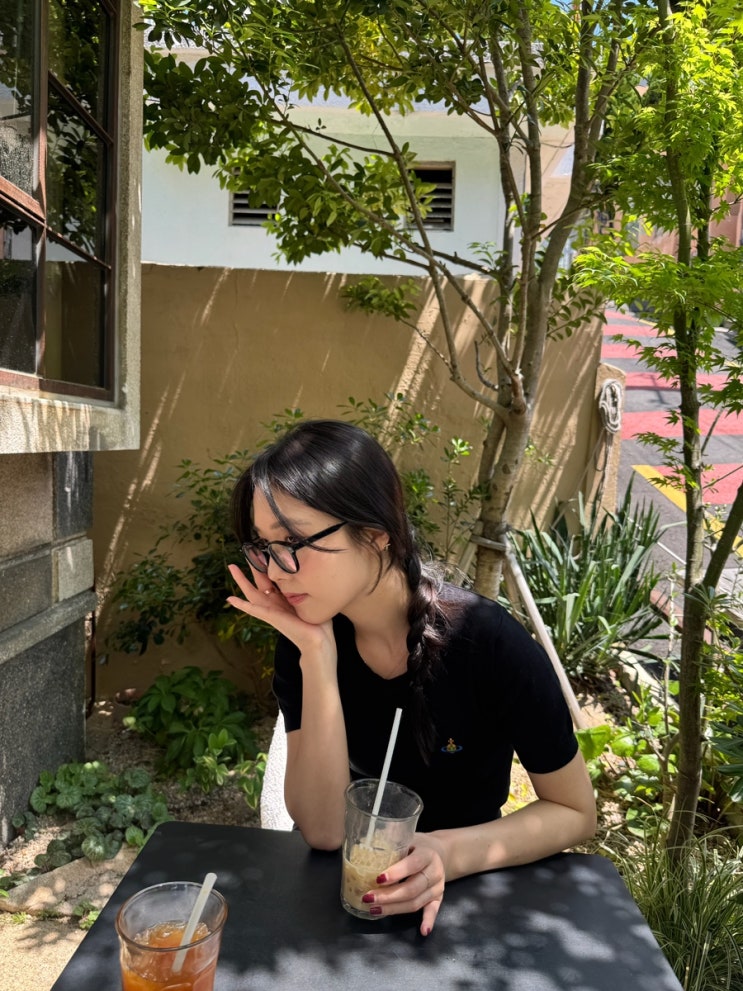  부산 전포 로스터리 카페 ‘스트럿커피’ 야외 테라스 후기