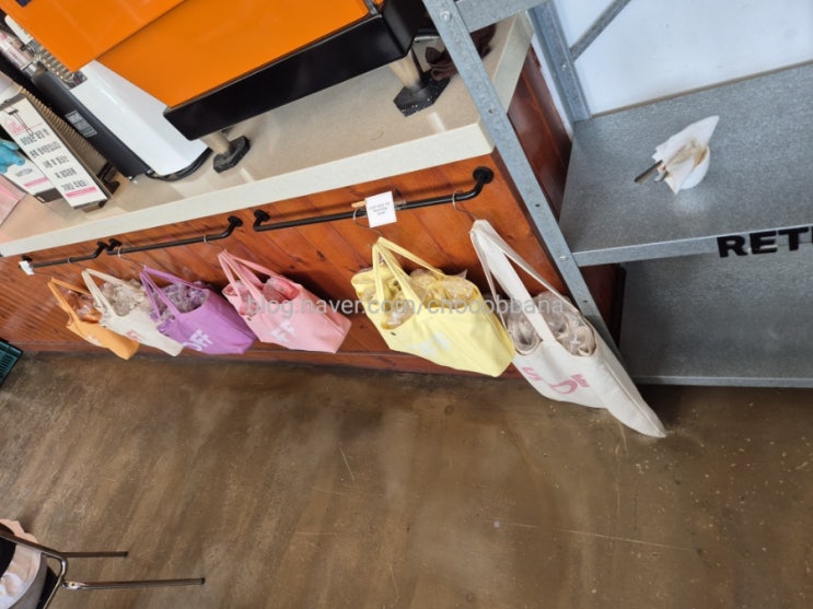 부암동 스코프 스콘 전문점 쿠키랑 케이크도 맛있는 베이커리 카페 레몬 파운드케이크 비스킷 따뜻한 라테 커피