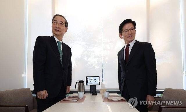  국힘 "당원 여론조사, '김문수-한덕수 후보등록 전 단일화' 87%"
