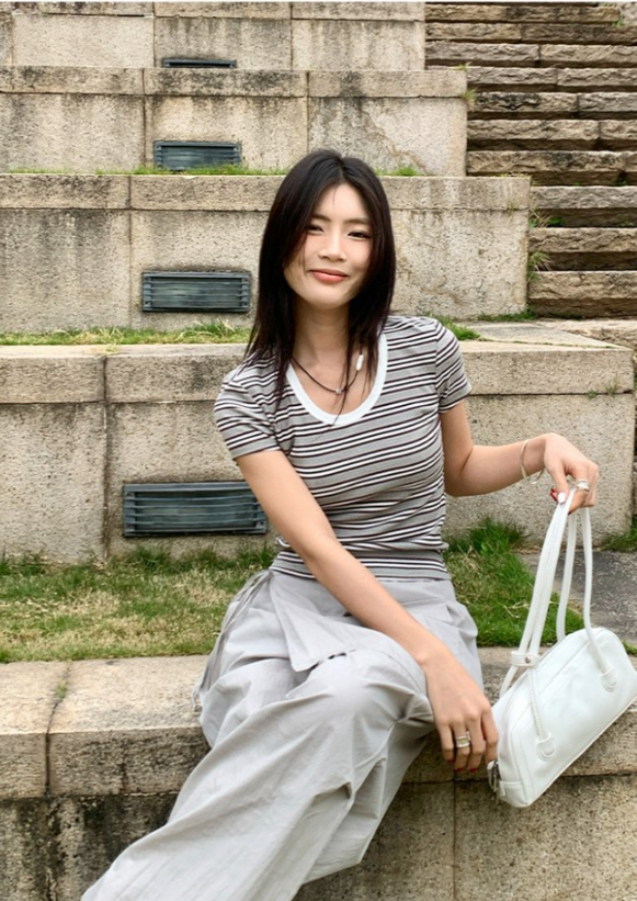  Y2K 복고 감성의 매력과 트렌디한 매력이 함께한 여름 바지 종류에서 여자 파라슈트 카고 팬츠 코디 추천