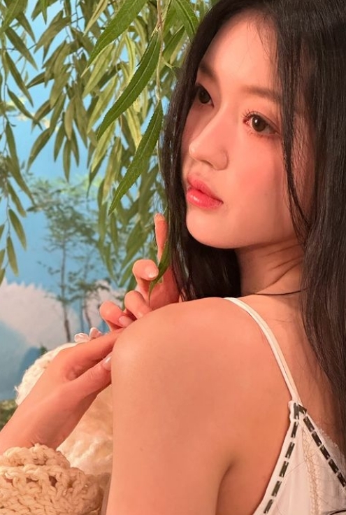'<b>오마이걸</b> <b>유아</b> <b>배우 활동</b>', 자필 편지로 전한 진심... 
