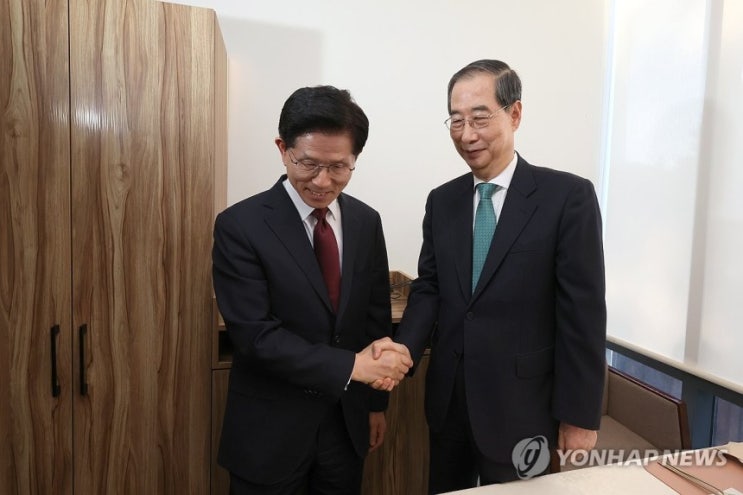 국힘, 담판 결렬에 '단일화 로드맵' 추진…지도부-金 충돌 양상 국힘, 담판 결렬에 '단일화 로드맵' 추진…지도부-金 충돌 양상