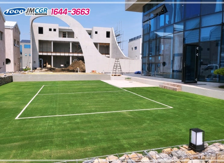 대부도 펜션 족구장 시공 사례 – KS인증 킹터프 20mm 인조잔디 적용