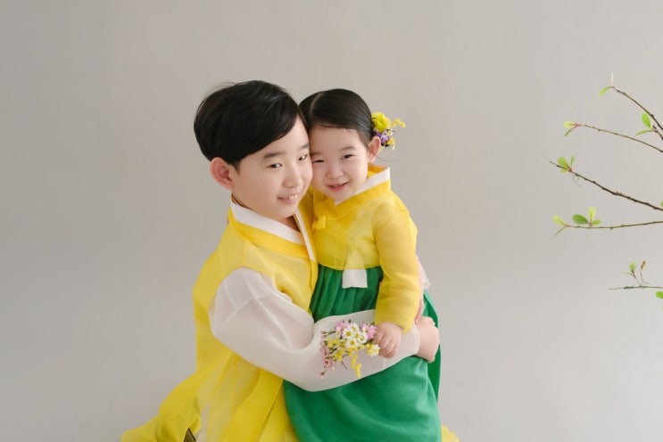 고급 여아 한복, 초등 한복으로 남매룩 코디해서 한복 남매 사진 촬영하는 방법