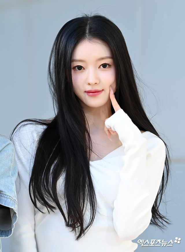 <b>유아</b>, WM 떠난 후 자필 편지…"<b>배우</b>로 새출발, <b>오마이걸</b> 지켜... 
