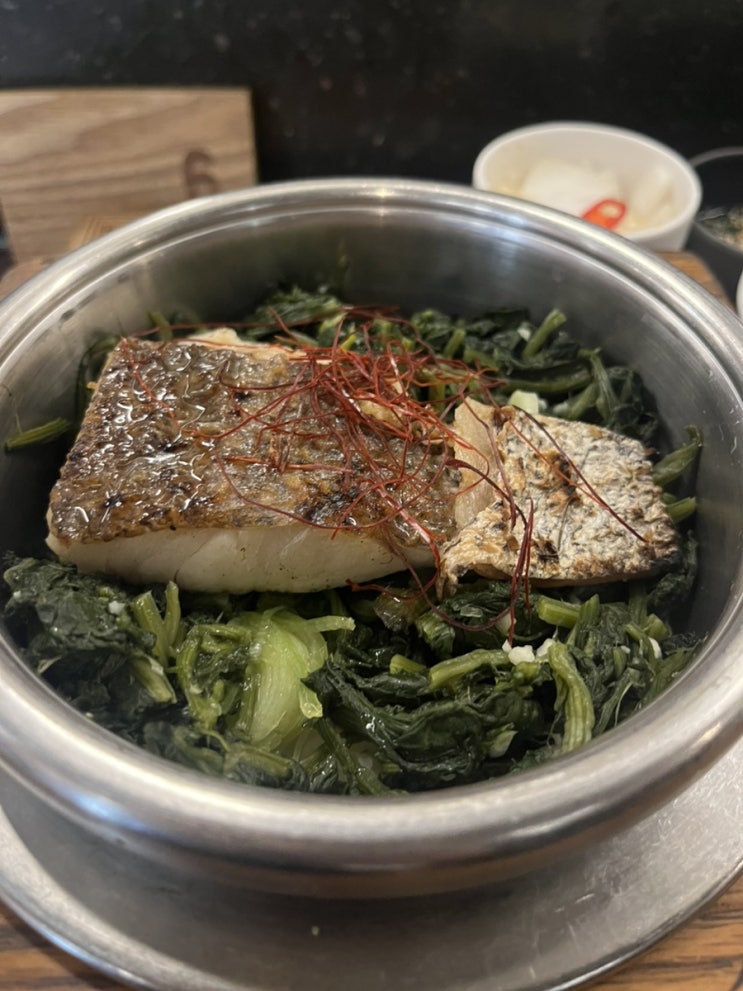  고민할 필요없는 한남동 솥밥 휴135