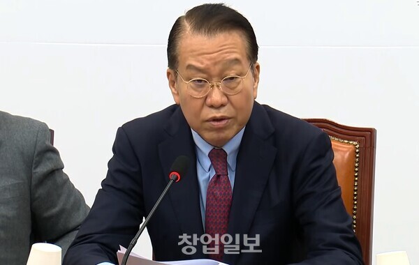 <b>권영세</b>·권성동, 김문수·한덕수 <b>단일화</b> 압박...국민의힘 “두... 