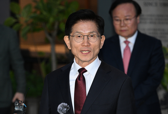 <b>김문수</b> 긴급기자회견 "<b>강제 단일화</b>는 불법…일주일 뒤... 