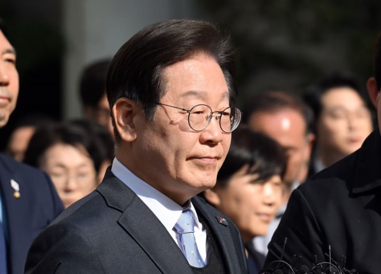 '<b>대통령</b> 되면 <b>재판 중단</b>' 강행 "차라리 <b>이재명</b> 유죄 금지법 만들라"
