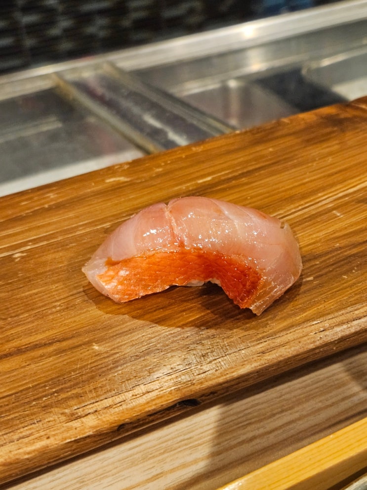  일본 고베 여행중이라면 꼭 추천하고 싶은 돈이 아깝지 않은 인생 스시 맛집