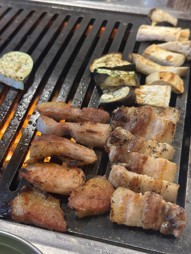  부평 고깃집 추천 돈맛집 인천 부평점 - 국내산 돼지고기 특수부위의 쫄깃함을 느껴고 싶다면?