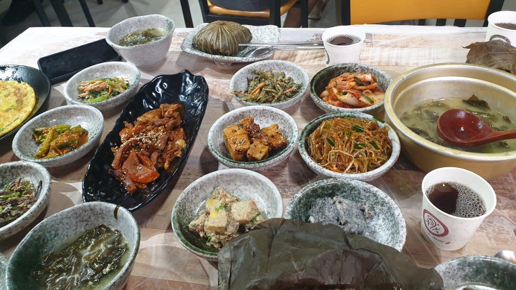   “연잎밥 정식, 제대로 힐링되는 밥상” - 고요한 숲속 밥집에서 느긋하게 한 끼