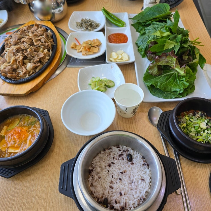 포항 쌈밥집 『 황우쌈 포항양덕점 』 솔직후기(간장제육&우렁쌈장) 포항 쌈밥집 『 황우쌈 포항양덕점 』 솔직후기(간장제육&우렁쌈장)