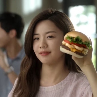 고윤정 맞아? 화제의 롯데리아 CF 광고