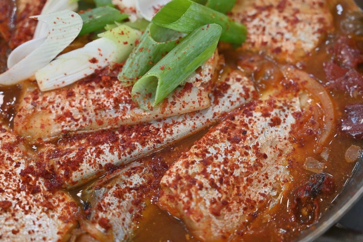  신선한 해물탕과 매콤한 갈치조림이 일품인 거제해물탕맛집, 바다맛선장집