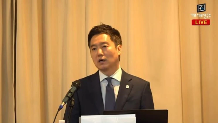 <b>강경윤</b> 기자, '가로세로연구소' <b>김세의</b> 대표 <b>고소</b>! 김새론... 