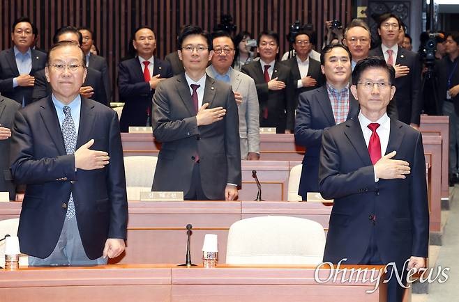 <b>김문수</b> <b>가처분</b> 기각…국민의힘 단일화 여론조사로 <b>후보</b> 교체... 