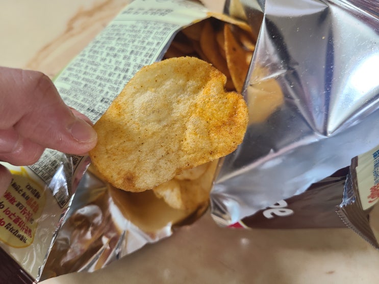  짭조름해서 손이 가는 해태 가루비 감자칩 야키니쿠 맛 솔직 후기