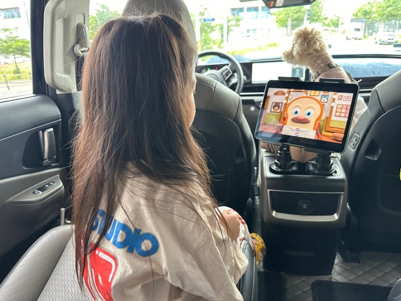 엔트릿 카니발 모니터거치대 차량용 태블릿 사용 후기