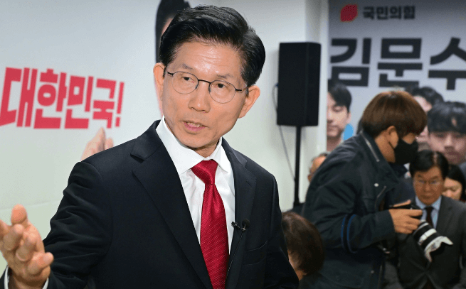 새벽 1시 대통령 후보 자격 박탈,김문수 열받은 기자회견