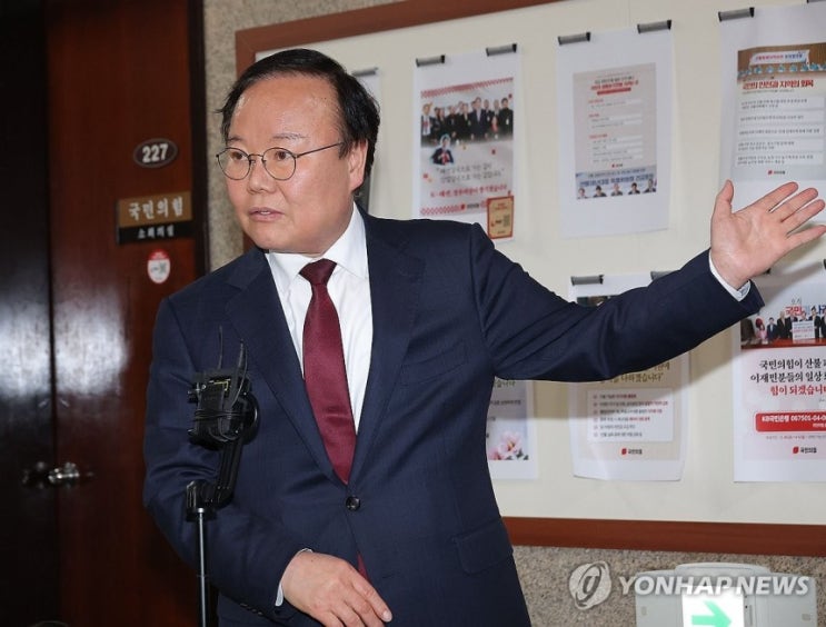 金·韓측, 후보교체 사태 속 단일화 협상…이견만 재확인 金·韓측, 후보교체 사태 속 단일화 협상…이견만 재확인