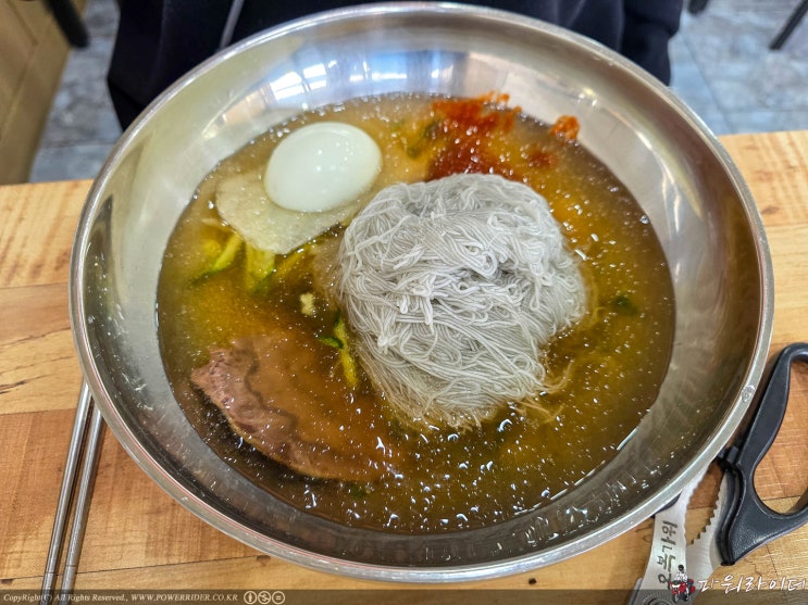  경남 밀양 맛집 - 밀양면옥에서 물냉면과 바싹갈비를 먹고 왔습니다. 밀양 냉면 맛집