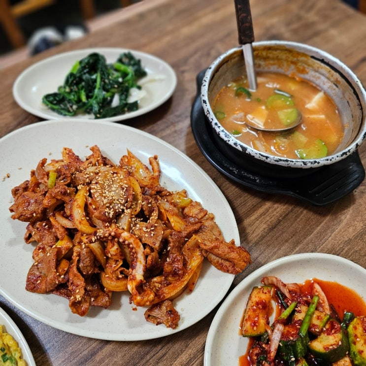  [등촌역 맛집] 노포 백반집 《의성식당》 오징어제육볶음