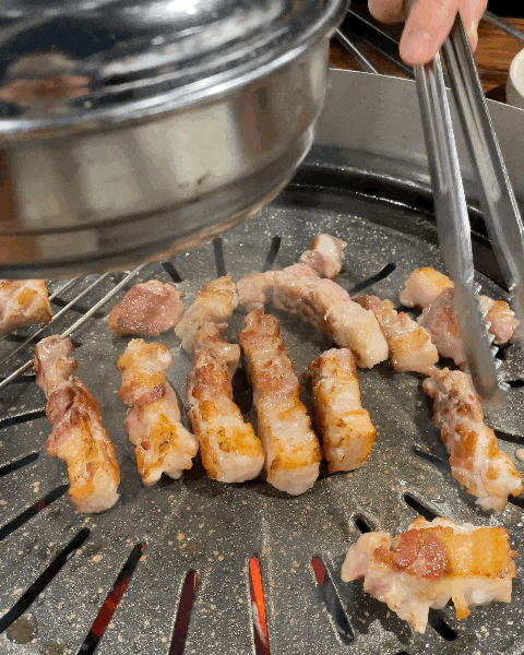  염창역 맛집 고기집 삼겹살은 육갑식당, 친절 + 반찬까지 맛있어
