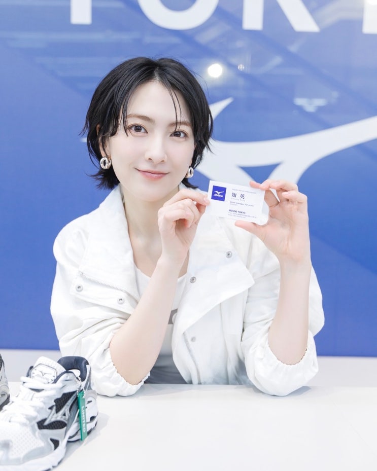 런닝하기 좋은 요즘 발볼 넓은 편한 여자 러닝화로 강지영과 함께한 일본 브랜드 미즈노 신상 여자 운동화 추천