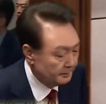 윤석열, <b>김문수</b> 지지 발언에 <b>조경태</b> "입 다물라", 한동훈 "출당... 