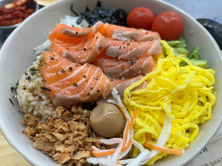  안암역 고려대학교 혼밥하기 좋은 맛집 <행복은간장밥 고려대점>(연어포케)