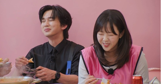 ‘<b>런닝맨</b>’ <b>유승호</b>, 데뷔 26년 만에 첫 공개 러브라인? <b>지예은</b>... 