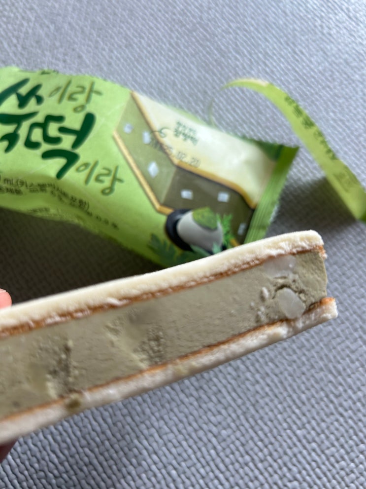  쑥떡맛이 가득한 서주 신상 아이스크림 <쑥이랑떡이랑샌드> 리뷰