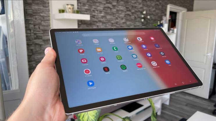  갤럭시탭 S10 FE, S9 FE+ 스펙 비교 가성비 좋은 선택은?