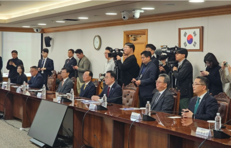 2025 고배당주 완전정리: 밸류업 정책, 배당락 전략, 주주환원 효과 총망라! 2025 고배당주 완전정리: 밸류업 정책, 배당락 전략, 주주환원 효과 총망라!