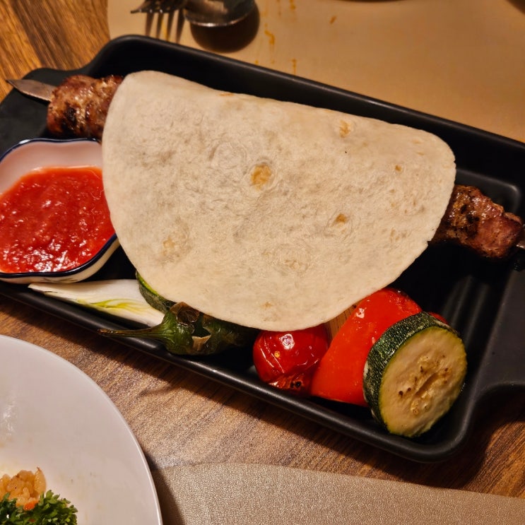  부산 해운대 이색 맛집 러시아 레스토랑 스위트파프리카