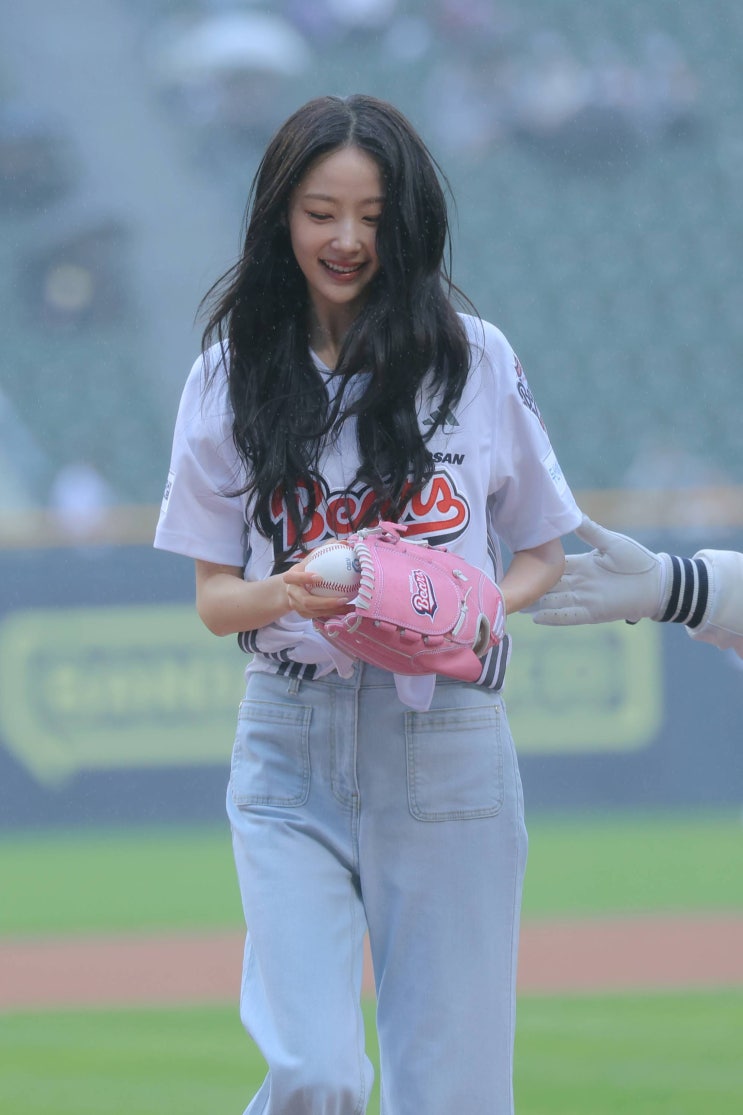배우 <b>채원빈</b>, <b>시구</b>할 결심