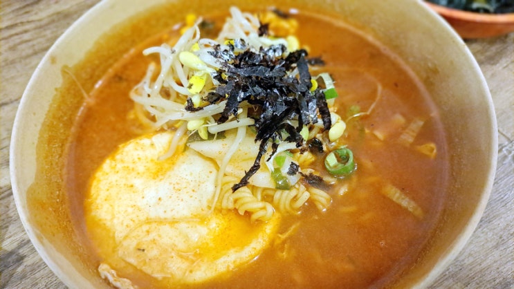 명동에서 외국인들이 가장 적은 음식점은 빠빠빠빨계 어딜까? 명동에서 외국인들이 가장 적은 음식점은 빠빠빠빨계 어딜까?
