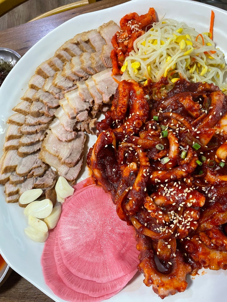  아기랑 수원 낙지맛집 초가집 방문기! 엄마는 낙지, 아기는 보쌈