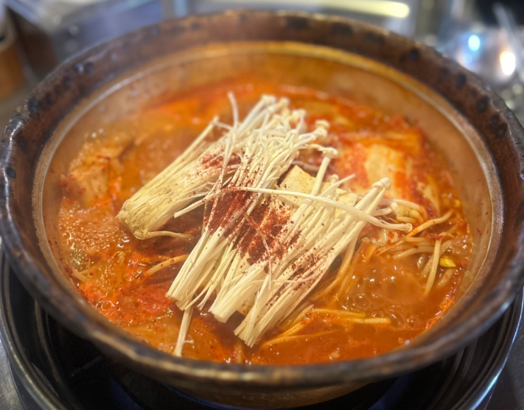  31 맛집 | 안양 찌개마을502 매콤 칼칼한 김치찌개