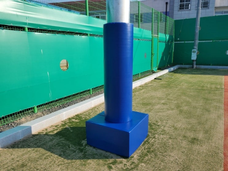  영천 테니스장 조명탑 기둥보호대 제작,설치 현장 입니다.