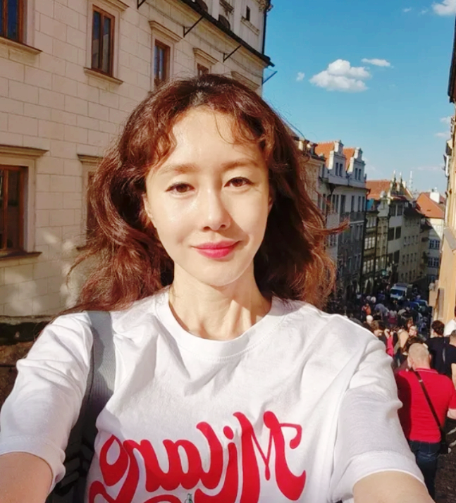 배우 김지수 드라마 후 프라하에서 일상 근황 프로필
