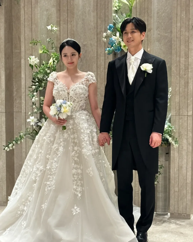 17년 연애 끝에 <b>결혼</b>한 <b>강은비</b>, 남편 변준필의 모든 것!