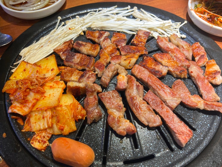  서울대입구역 삼겹살 맛집 무한리필 고기싸롱 서울대입구역점
