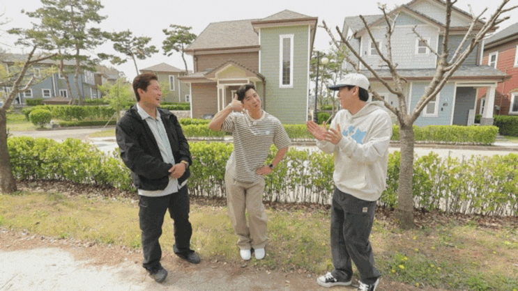 홈즈' <b>브라이언</b>, "<b>300평 단독주택</b> 공사 6개월 지연…기상... 