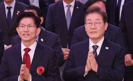  이재명은 퍼줬고, 김문수는 키웠다? 대선판 흔드는 두 남자! 경기도지사 시절 누가 더 잘했나?